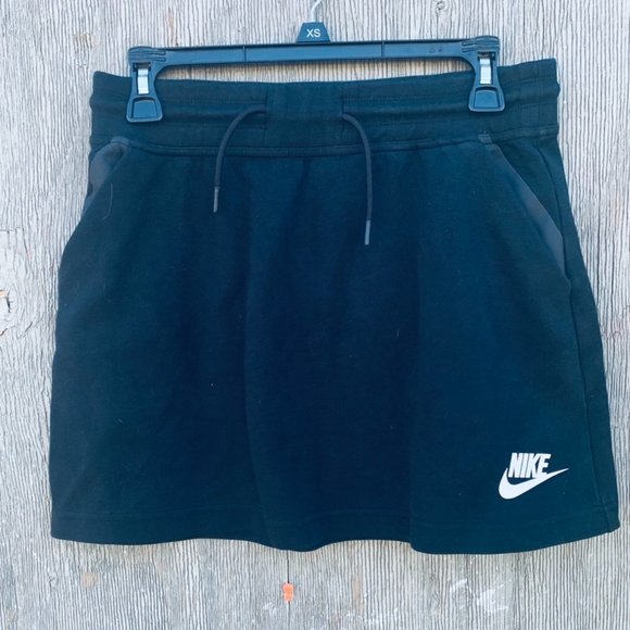 Nike Dresses & Skirts - Nike Tennis Golf Skirt With Pockets Medium & Large